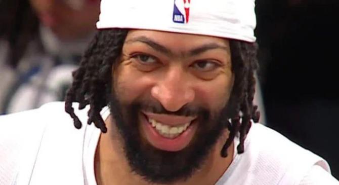 开云 -浓眉哥连续十五场比赛得分超过表现优异，快船不断突破！(奥尼尔个人资料)