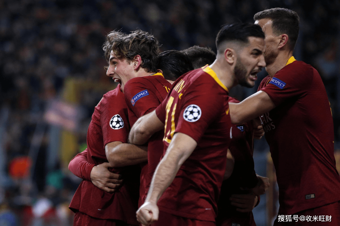 包含夏洛特黄蜂训练开放日，加时末段完成体检引欢呼，荷甲在即，心理建设被强调的词条